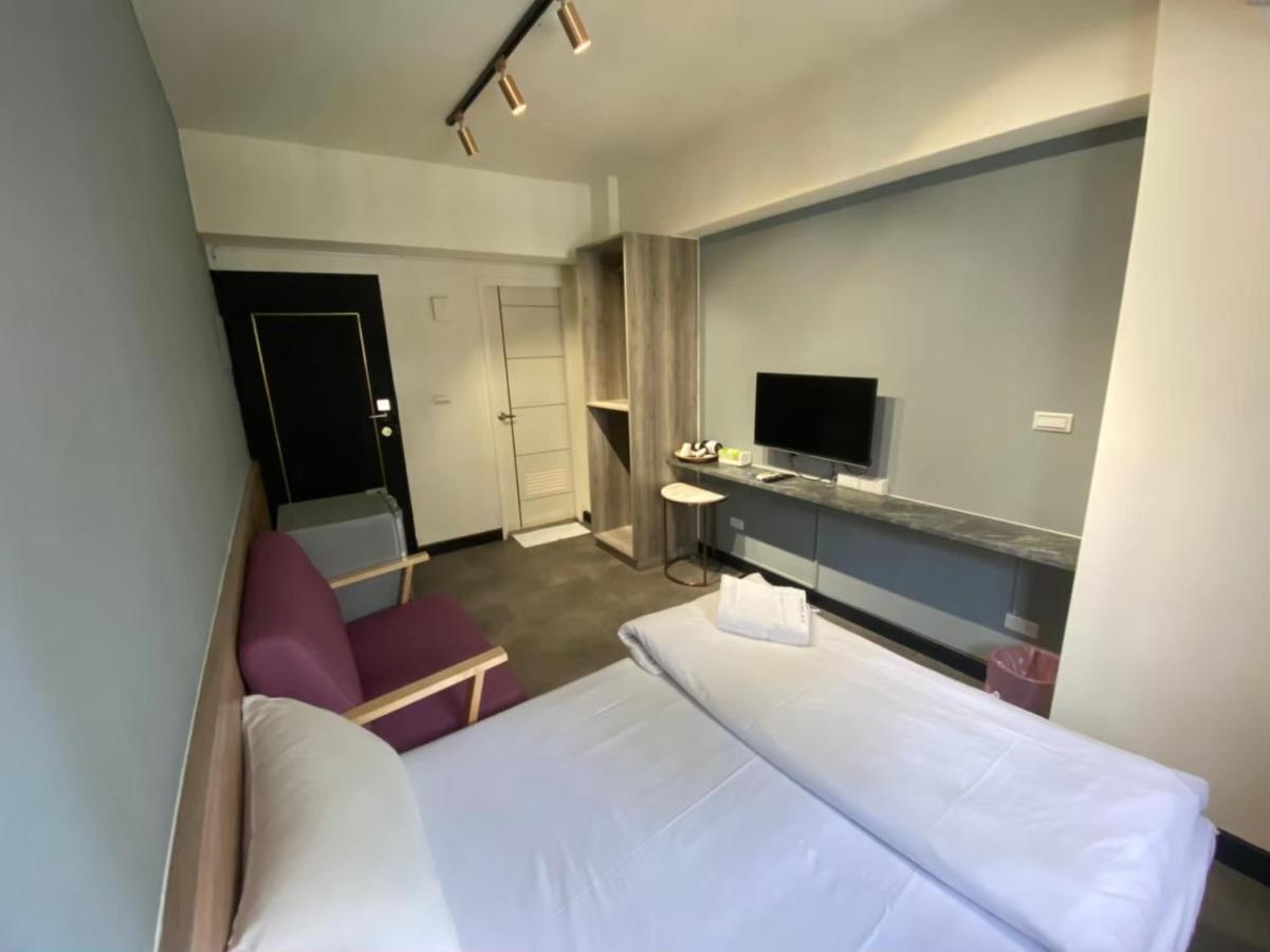 Fengjia Gift Box Homestay Taichung Exterior foto