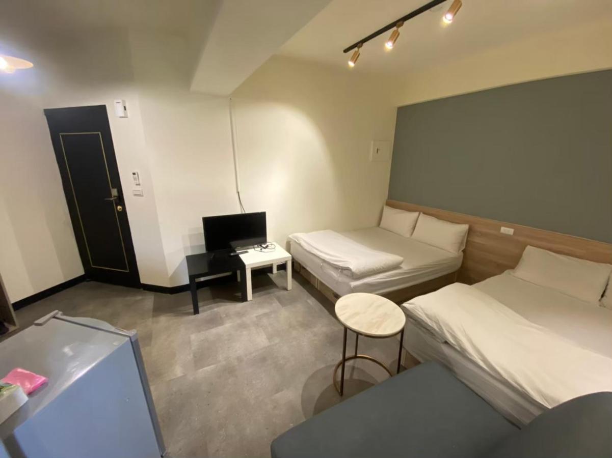 Fengjia Gift Box Homestay Taichung Exterior foto