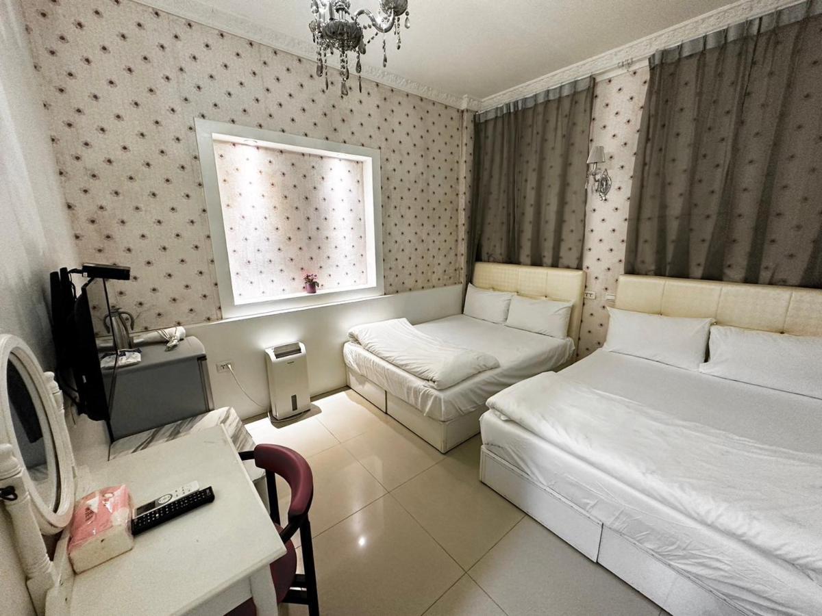 Fengjia Gift Box Homestay Taichung Exterior foto
