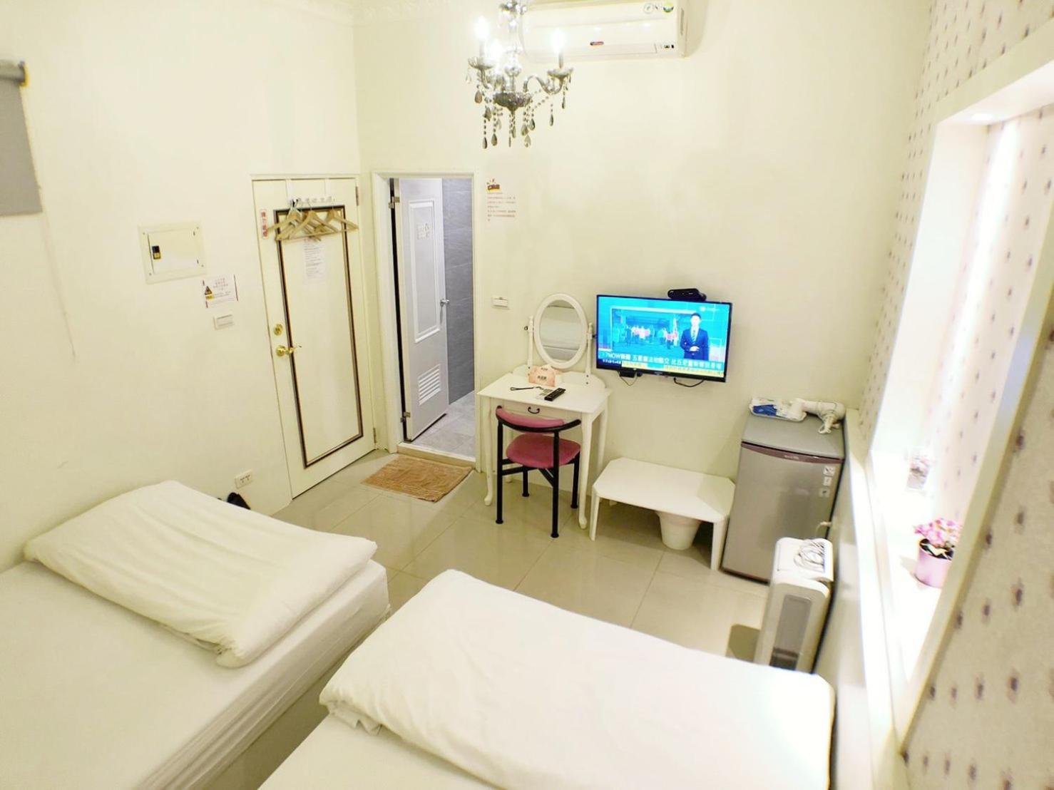 Fengjia Gift Box Homestay Taichung Exterior foto